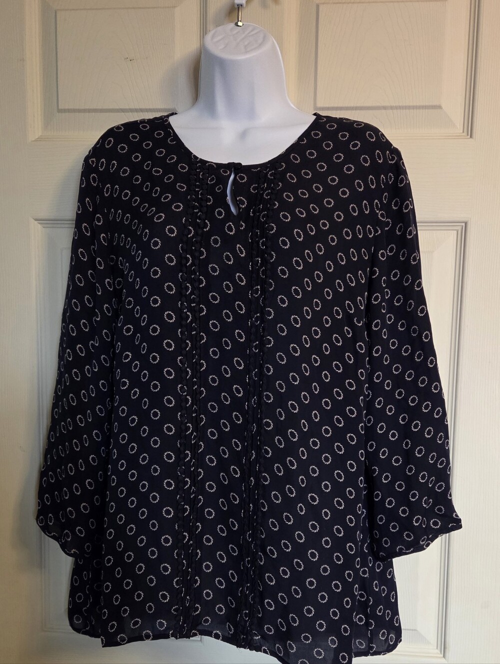 Talbots silk blouse featuring a circular geometric print navy blue XL